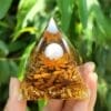 Pirámide Orgonita Artesanal de Citrino Radiante: Luz y Energía Vital